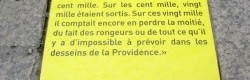 Détail de l'installation ludique à l'extérieur de la Bibliothèque.
